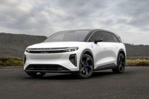 Большой кроссовер Lucid Gravity обзавёлся новой топовой версией GT-S, цена известна